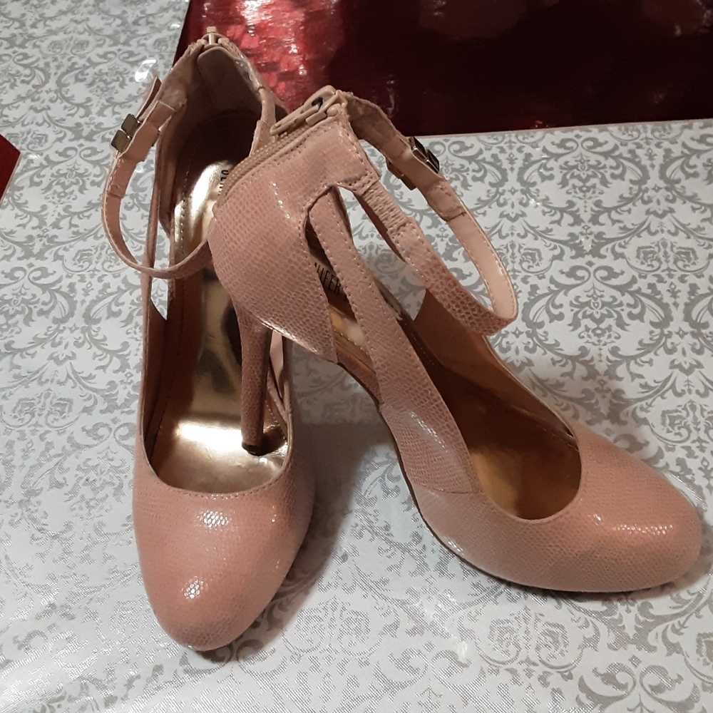 JENNIFER LOPEZ BLUSH HEELS - Picture 8 of 14